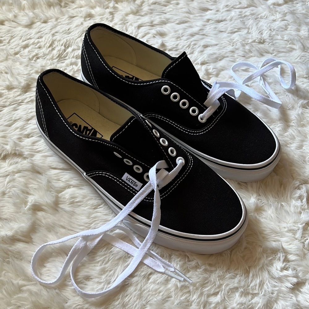 Vans classic shoes NWT